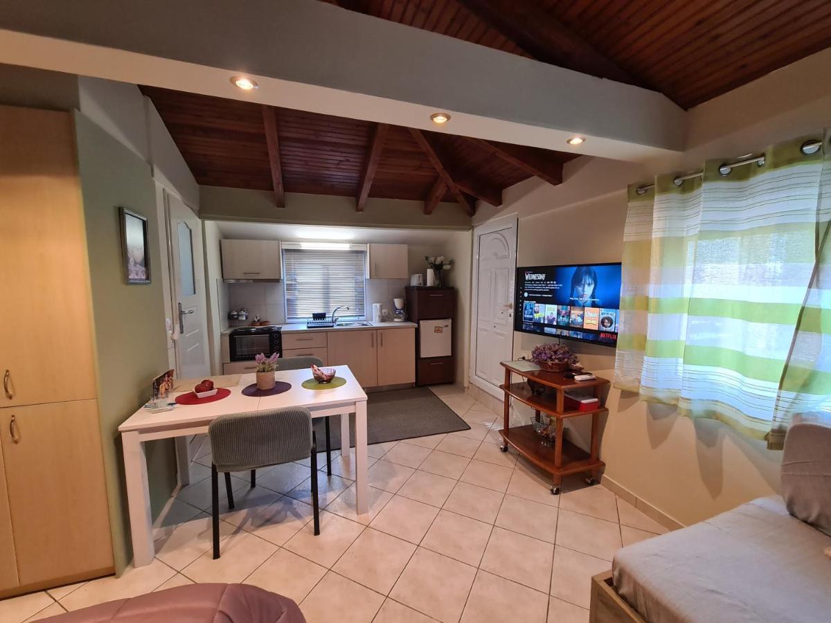 Semelia'S Guest House Spáta Екстериор снимка