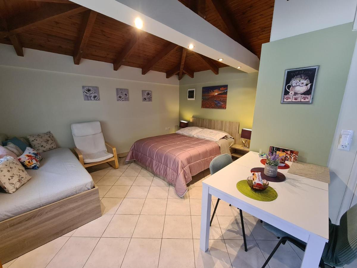 Semelia'S Guest House Spáta Екстериор снимка